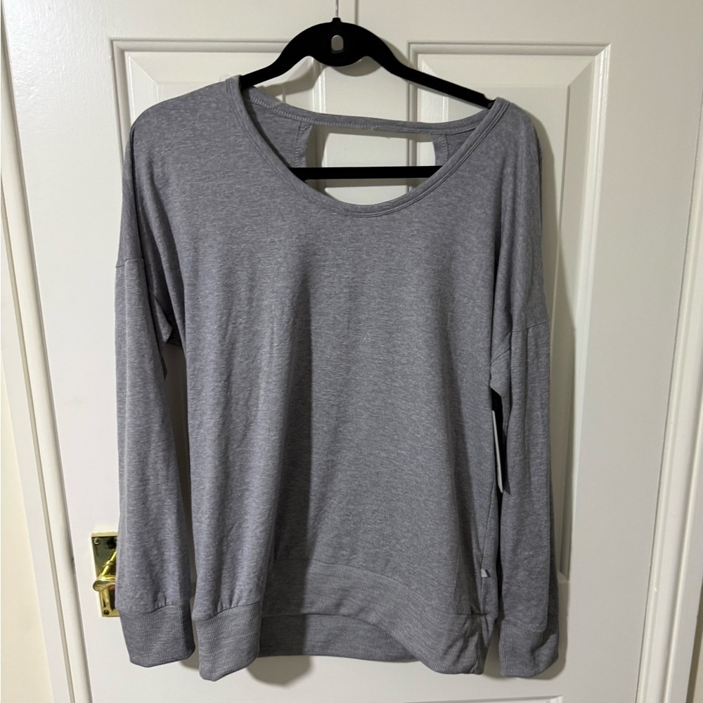 2/$20 Marika Women's Mika Pullover Hoodie Sweatshirt size large - Picture 5 of 7